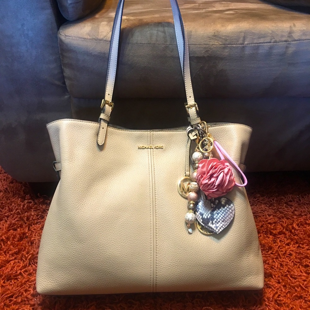 like new Michael Kors large Lenox tote bag in tan cream color “Bisque” - Picture 1 of 17